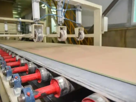 选择济南安耐<i style='color:red'>石膏板输送带</i>，次品率直降不是梦！