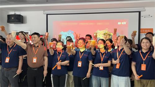 ANNILTE四月销售表彰大会：是颁奖仪式，也是能量的加油站