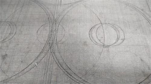 都2025年了，是谁还在用不耐切割的震动刀毛毡带？