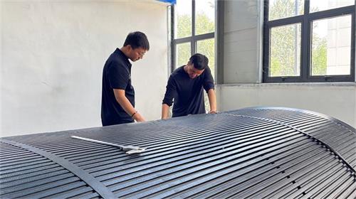 远道而来的信任！俄罗斯客户验厂参观，签订真空过滤机皮带