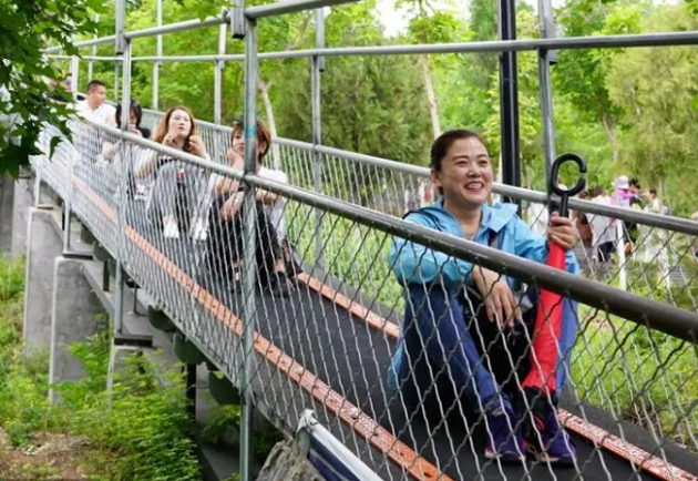 济南安耐魔毯输送带助力游客沉浸式游玩