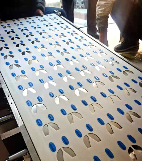 济南安耐研发馄饨机皮带使馄饨日产量从700公斤暴增至1500公斤